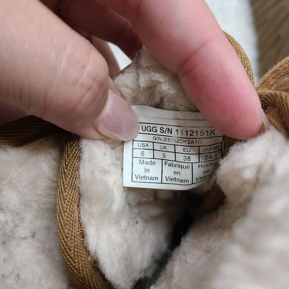 UGG Nuemel Classic Tartan Laceup Ankle Boots sz 38 - Picture 7 of 7